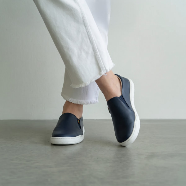 FARE MID-WIDE SLIP-ON tenisky černé