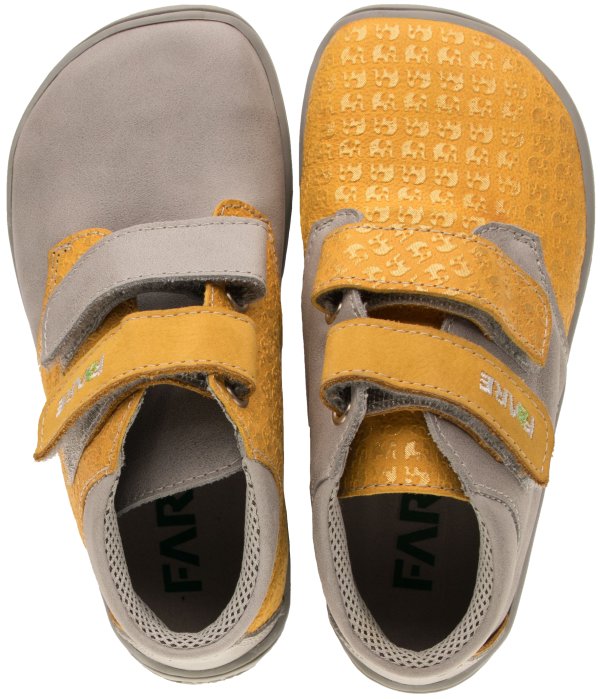 FARE BARE HRAVÉ BOTY baby elephant