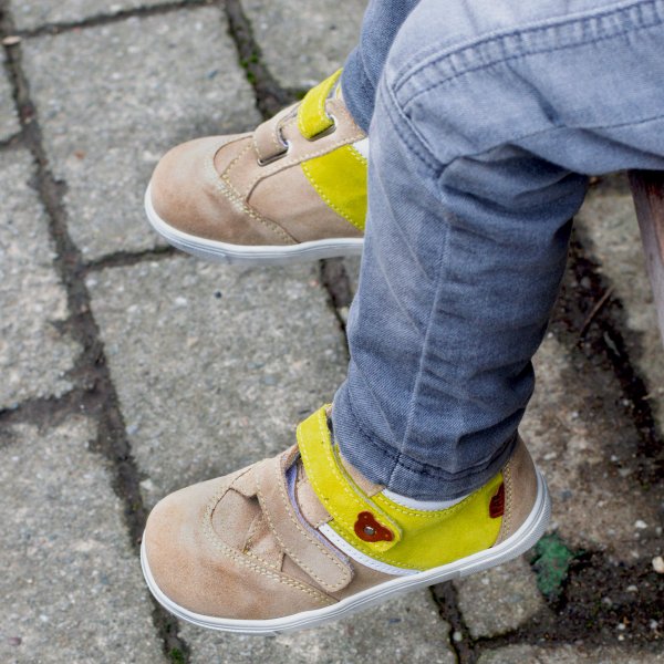 Kid’s all-year shoes